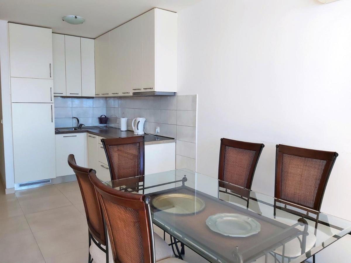 Apartment Lora 奥米什 外观 照片