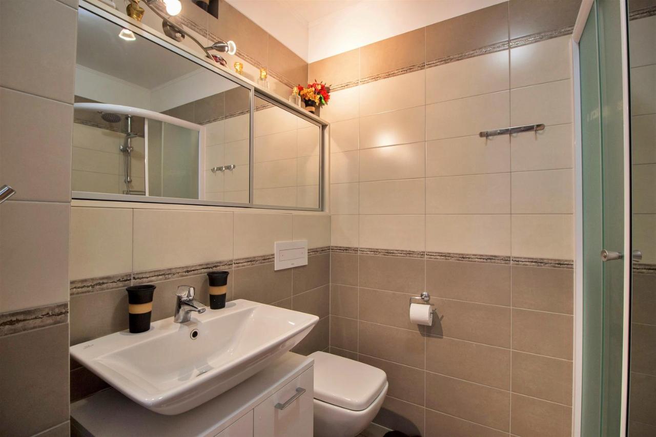 Apartment Lora 奥米什 外观 照片