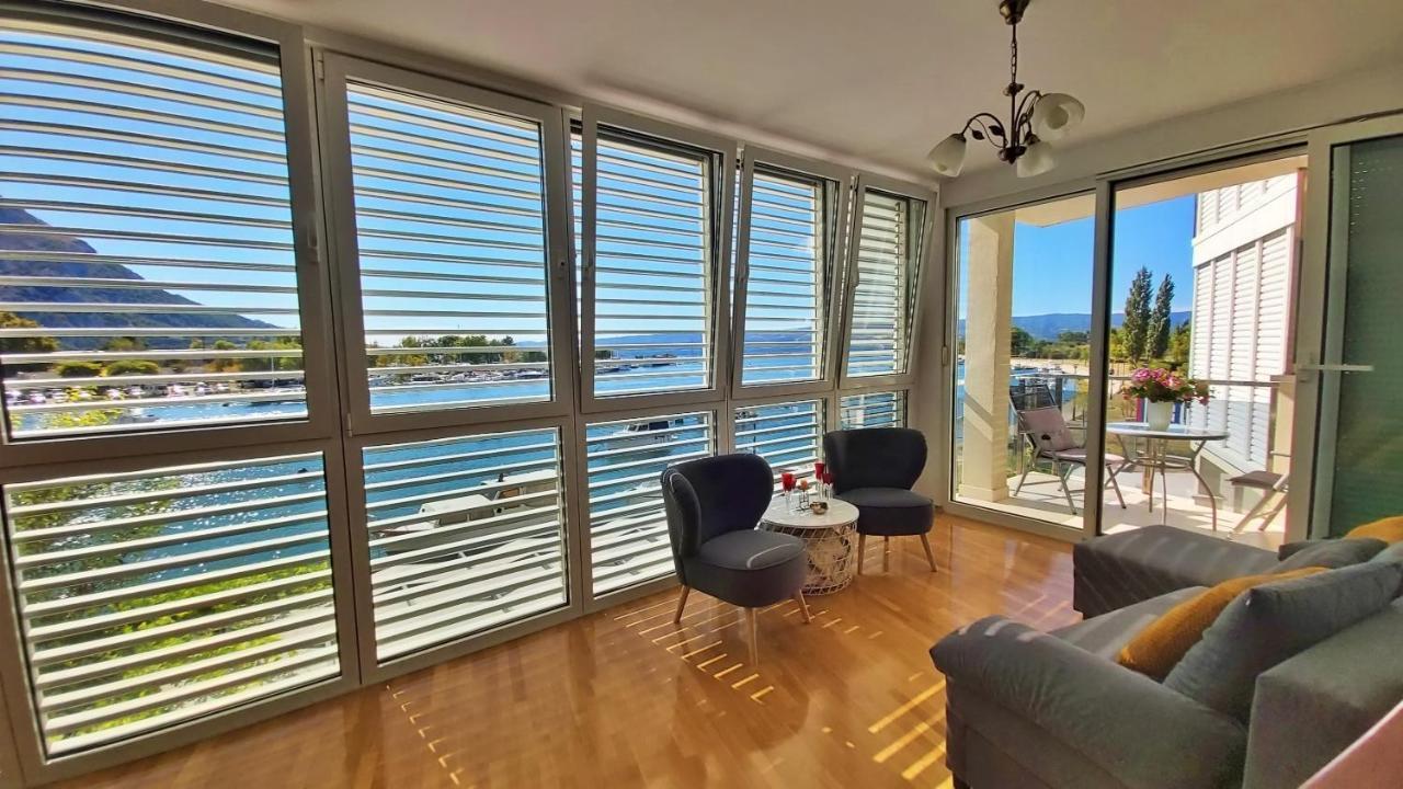 Apartment Lora 奥米什 外观 照片