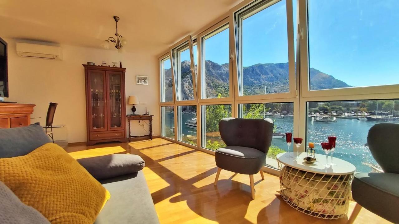 Apartment Lora 奥米什 外观 照片