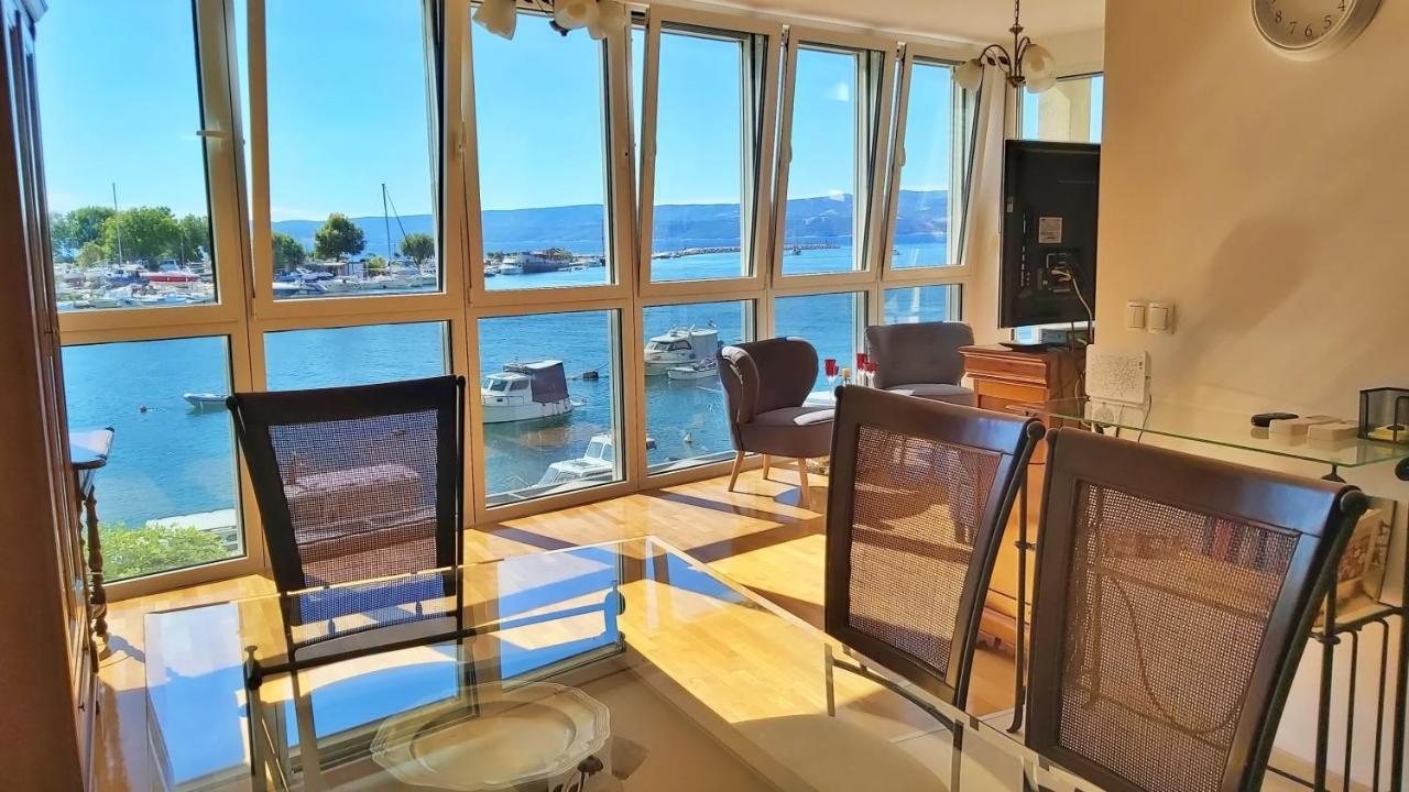 Apartment Lora 奥米什 外观 照片
