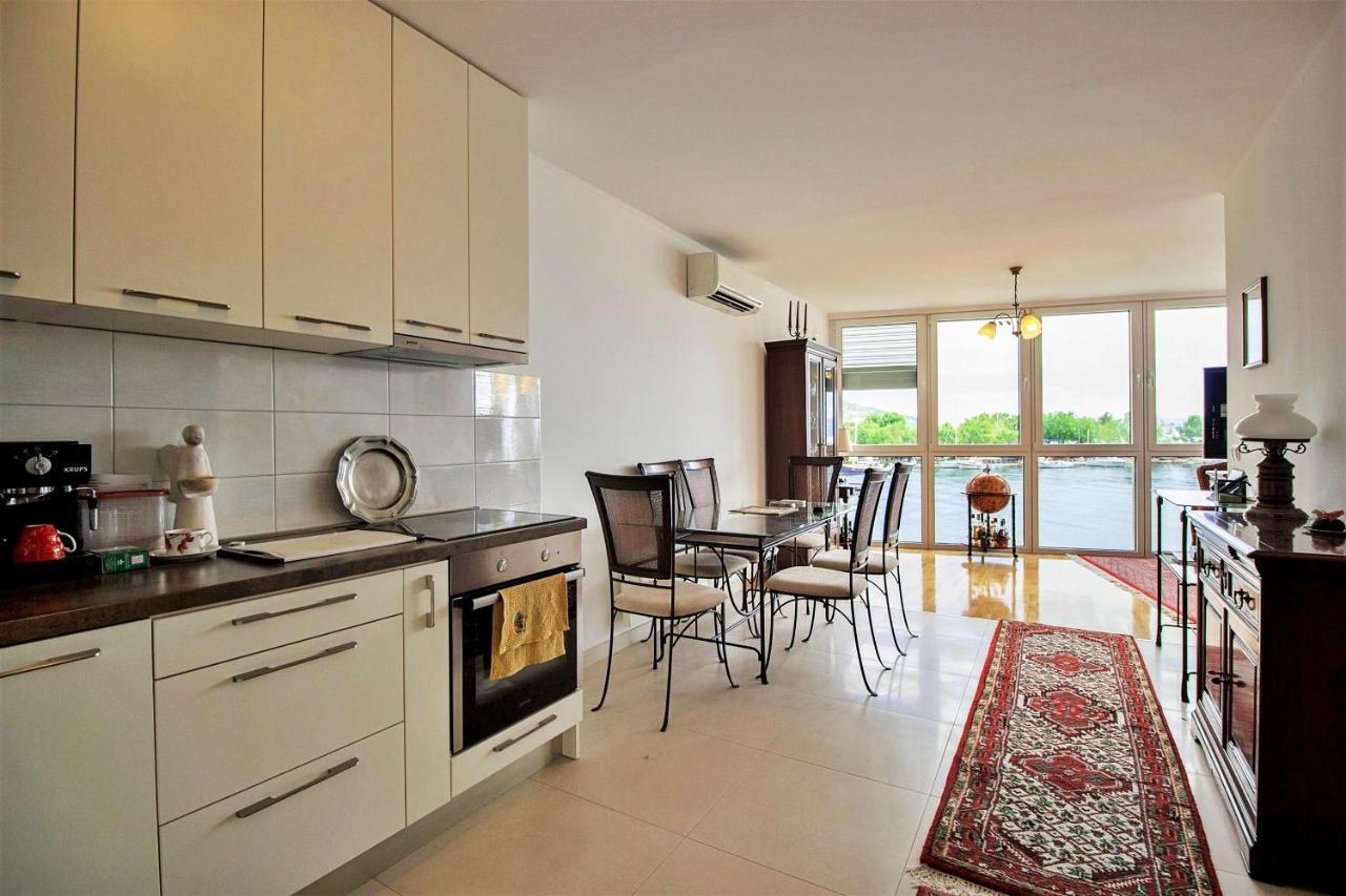 Apartment Lora 奥米什 外观 照片
